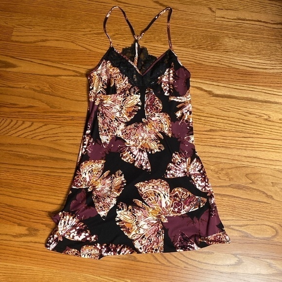 Linea Donatella Butterfly Print Nightgown Lingerie size Small - Picture 9 of 11